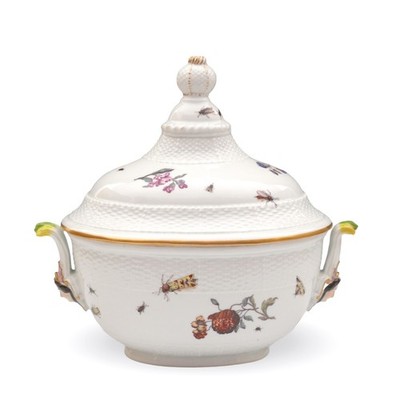 Außergewöhnliche Meissen Deckelterrine um 1740