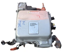04-09 Toyota Prius Hybrid Power Inverter Converter G9200-47121 (DAMAGED PLUG)