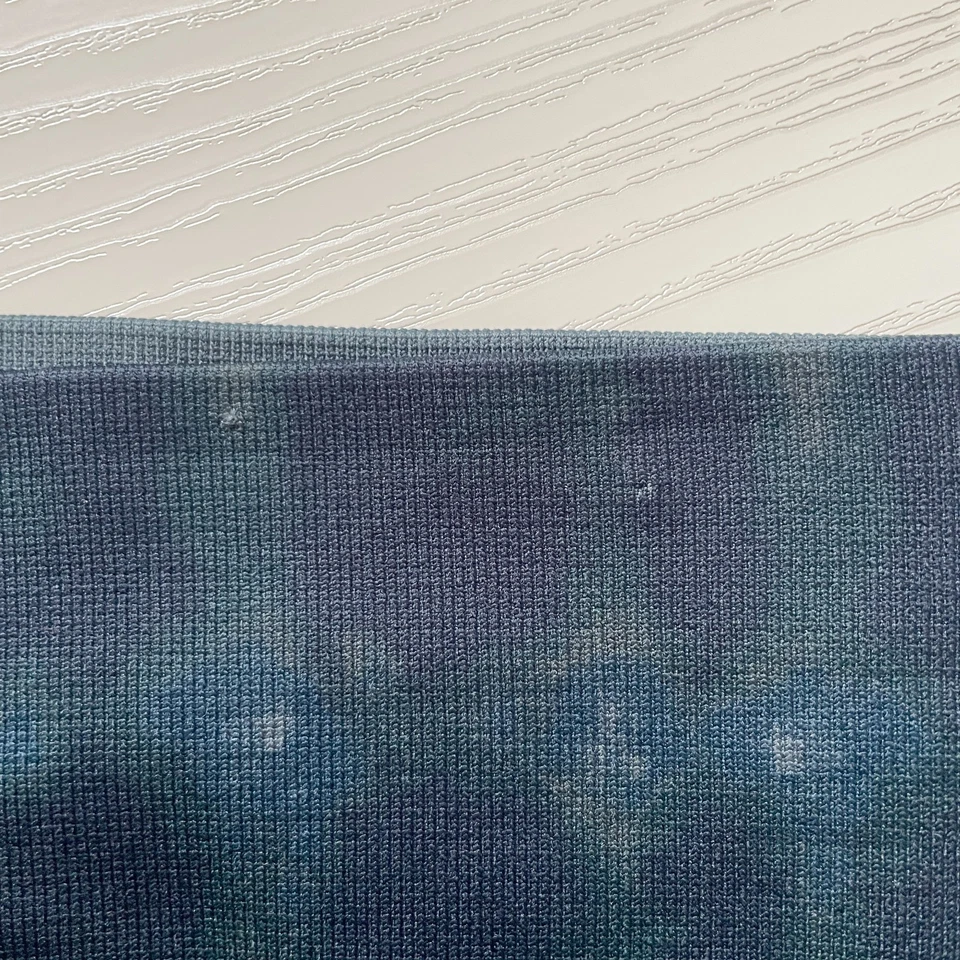 Par de leggings Spanx para mujer sin costuras XL azul camuflaje tie dye modelando mí ahora Foto 4 de 4