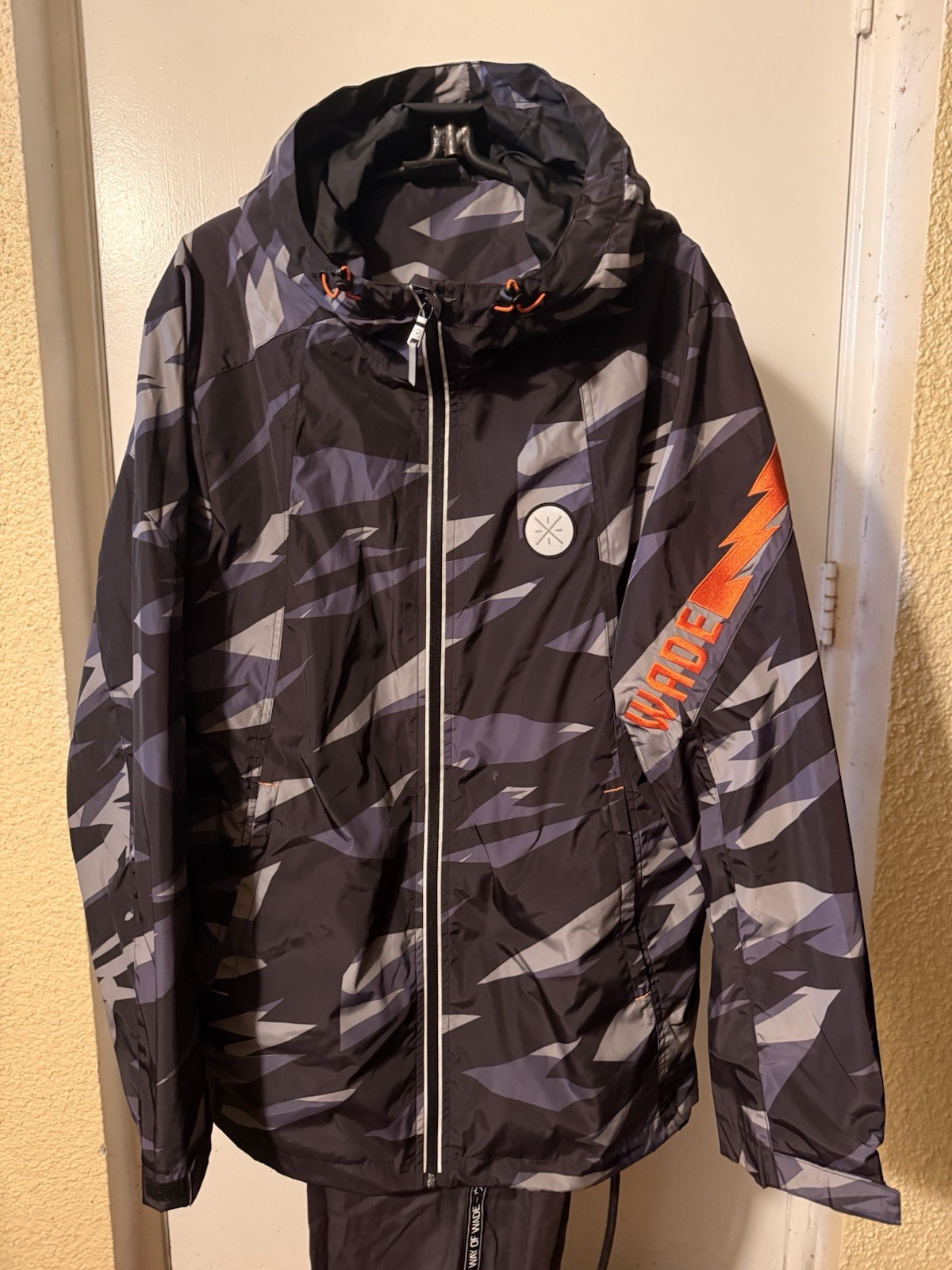 Picture 4 of 11