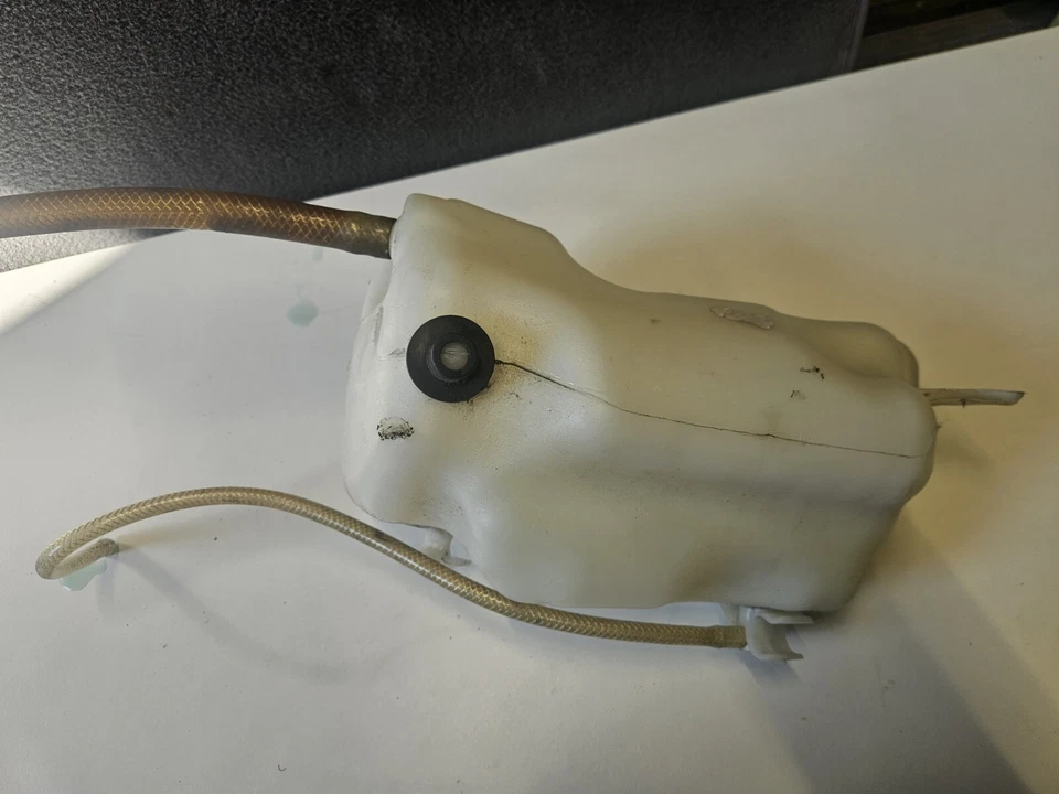 03-09 MERCEDES-BENZ E500 TANQUE LAVADORA PARABRISAS OEM #A2118602160 Foto 2 de 3