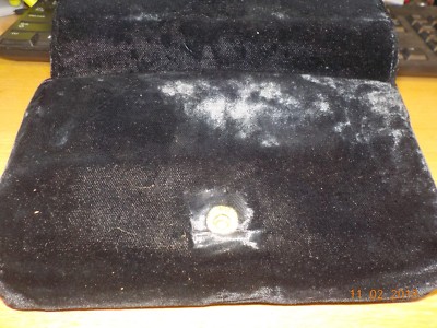 Sac De Soirée (clutch) Vintage En Velours Noir - Marque SAKS FIFTH AVENUE - Avec Une Petite Pochette à Monnaie - Occasion, état Proche Du Neuf