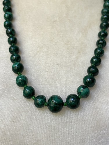 Vintage Malachite Beaded Necklace Graduated Malachite Gemstone Necklace 25" Long - Picture 10 of 11