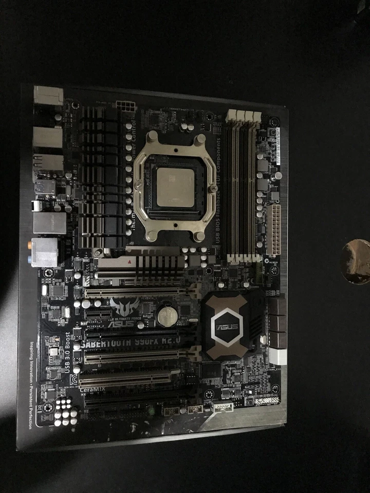 Asus Sabertooth 990 FX R2.0 - Image 3 of 3