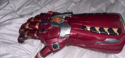 Hasbro Marvel Legends Series Avengers Electronic Power Gauntlet - E6253