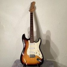 Guitar Electric Fender Squire 2005 20th anniversary rare 3.8 kg £199.99