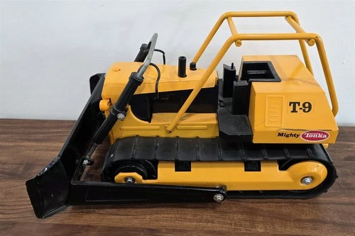 T-86 VINTAGE 70'S MIGHTY TONKA PRESSED STEEL T-9 BULLDOZER CONSTRUCTION VEHICLE