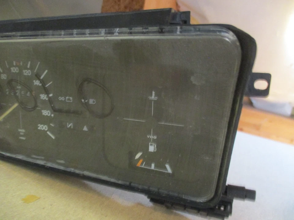 VW Polo 2 Kombiinstrument Tacho Tachometer 200kmh Tank VDO Temp original VAG - Bild 4 von 4