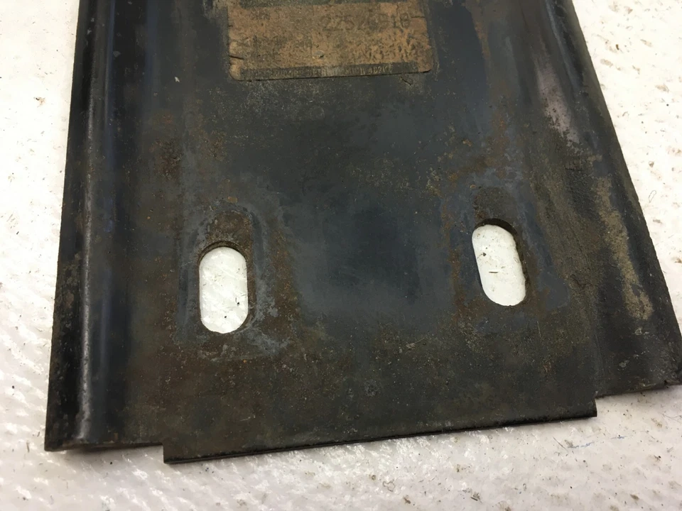 1985-90 Oldsmobile Delta 88 98 Calais Rear Bumper Impact Bar Backing Plate Foto 3 de 4