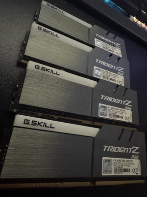 G. Skill Ripjaws v 16GB PC Memory Module 4x8GB DDR4-3000 F4-3000C16D-16GVRB