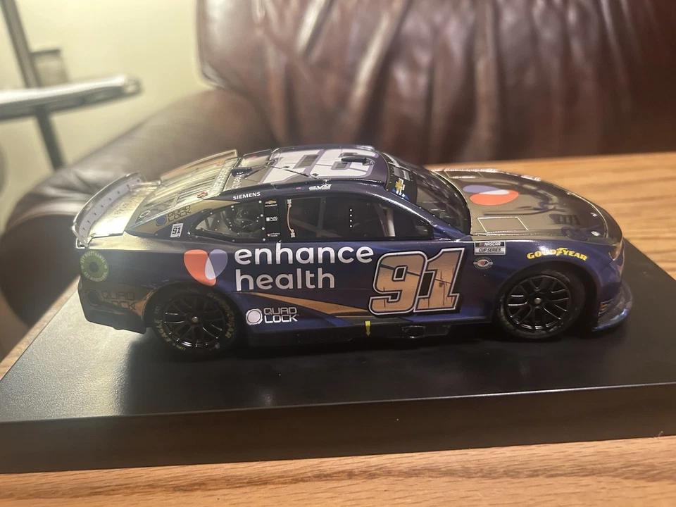 Shane Van Gisbergen 2023 Chicago Street Race color chrome autographed No Box - Image 3 of 4