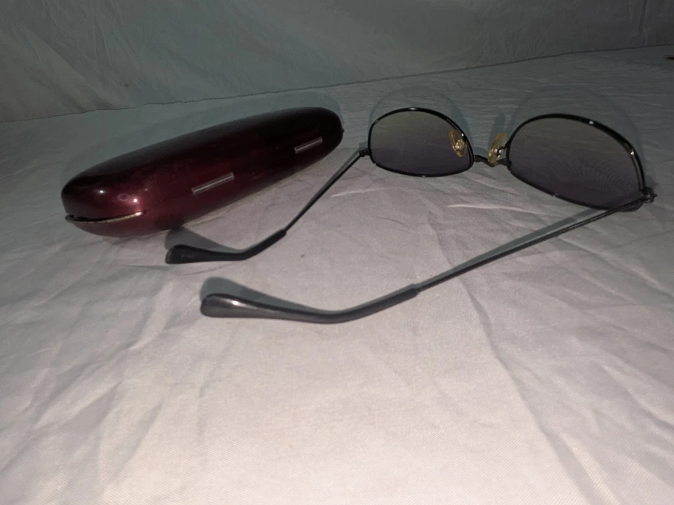 Vintage Style Gradient Lens Sunglasses w/ Dark Red Case – Used - Image 2 of 3