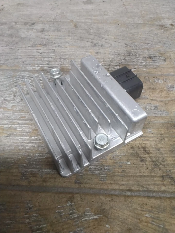 Caja eléctrica rectificadora regulador voltaje Kawasaki Ninja 500 2025 24-25 BR-698 Foto 3 de 4