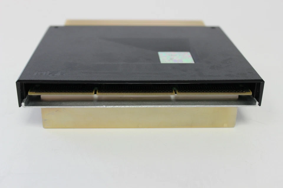 DELL 5449E 500MHZ CPU PROCESSOR INTEL PENTIUM III XEON SL2XV 500/100/1M S2 - Image 3 of 3