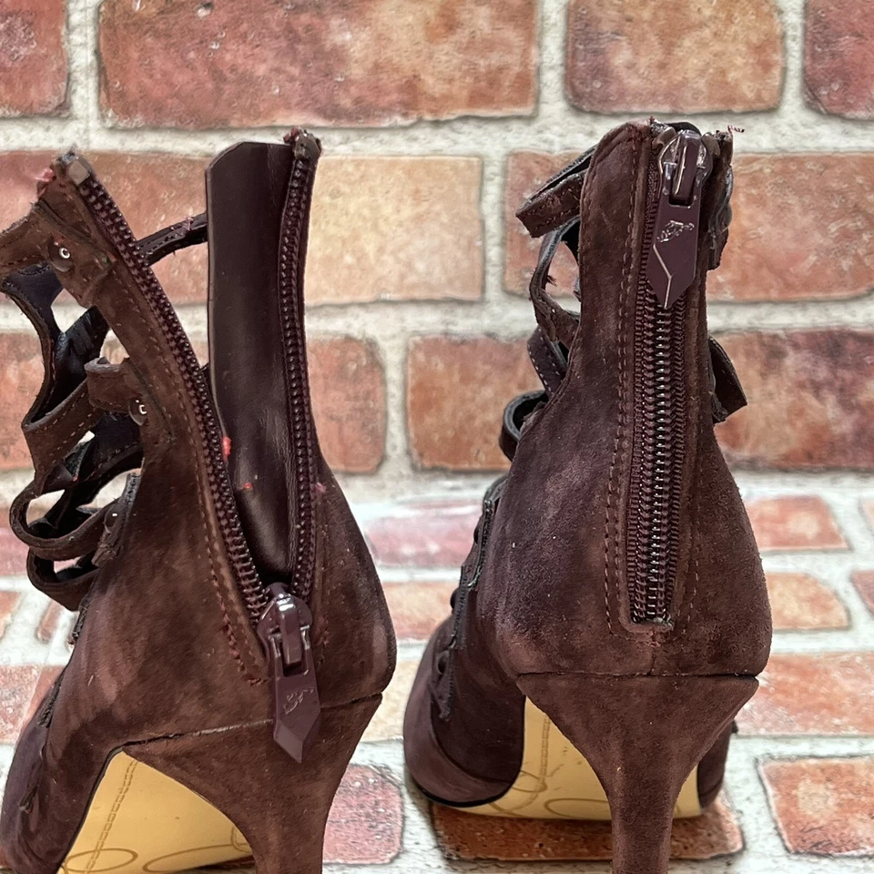 Tacones de gamuza Fergie Borgoña Vino Púrpura Acebo Tachonado con Tachuelas Talla 9 Foto 4 de 4