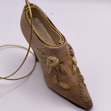 Shoe Ornament Old fashioned high heel ribbon roses BX1