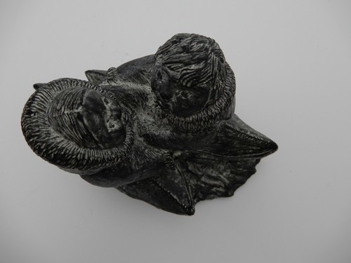The Wolf Sculptures Inuit Lovers Couple Meeting in Kayaks Soapstone Sculpture - Bild 8 von 11
