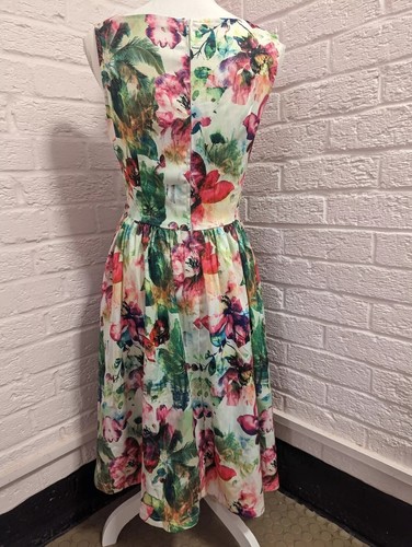 Lindy bop floral watercolour dress size 8 - Picture 2 of 3