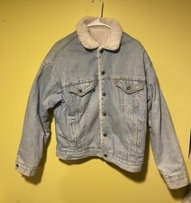 Vintage 70s Levi s Trucker Jacket Light Blue Denim Sherpa Lined Size Medium RARE