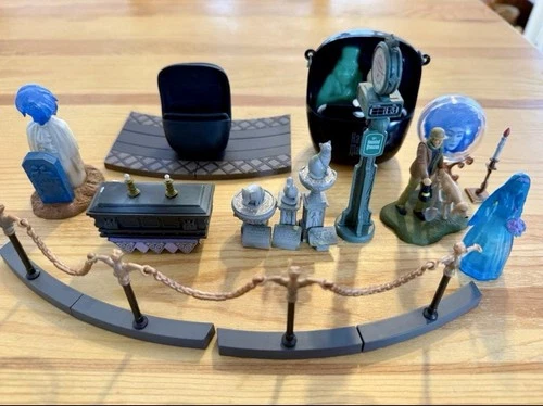 Disneyland Haunted Mansion Miniature Figure & Snack Case Set Tokyo Japan F/S