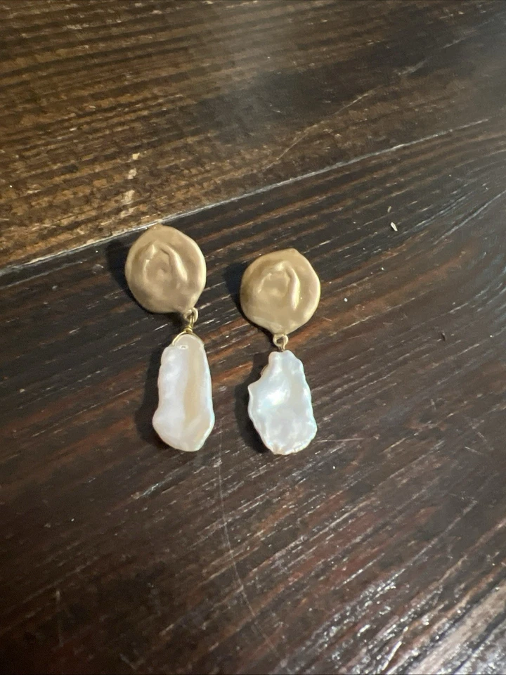 天然圆形悬挂巴洛克淡水耳环黄金 — 第 4/4 张图片