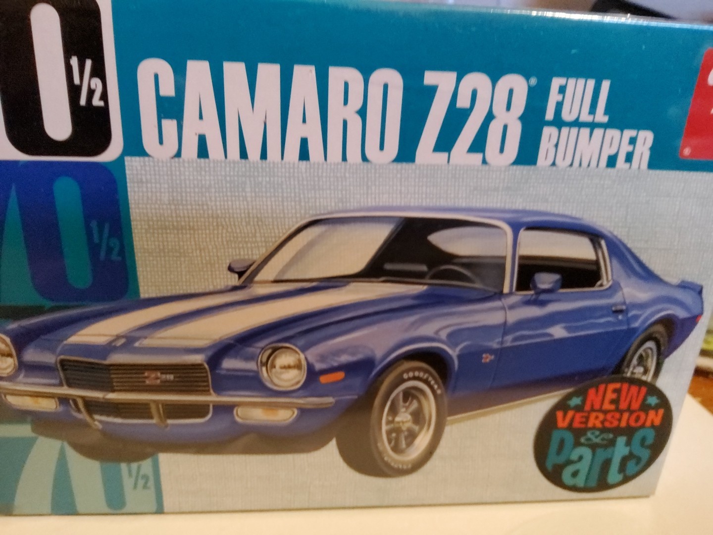 1:25 1970 1/2. CHEVROLET CAMARO  Z28 FULL BUMPER. AMT PLASTIC KIT .