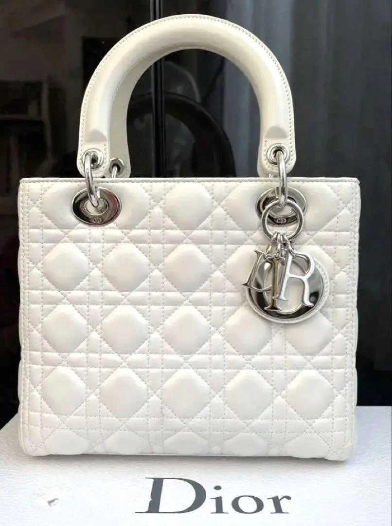 Christian Dior Lady Dior Medium peau d'agneau blanche