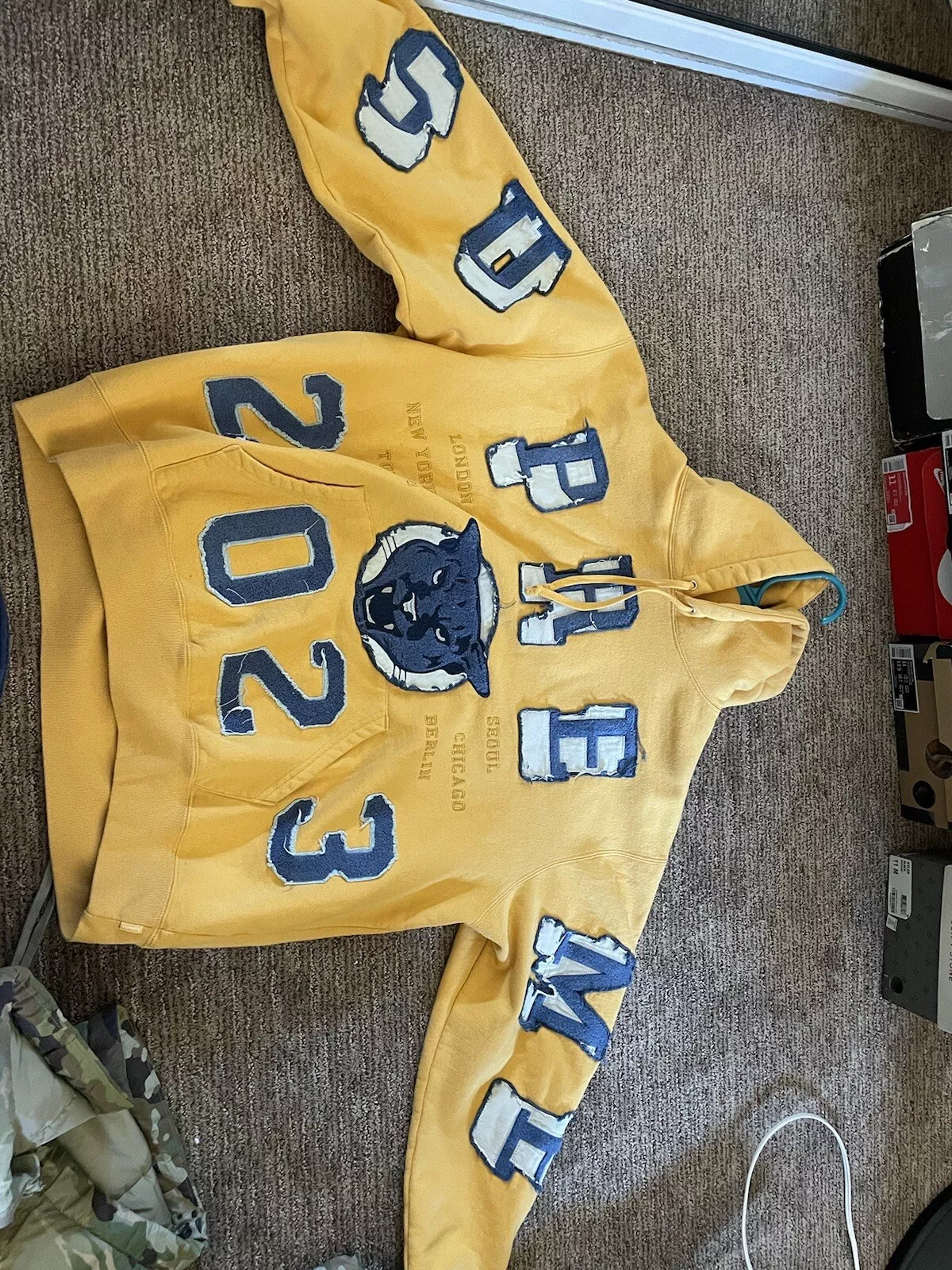 Sweat à capuche Supreme Panther, lavé, Varsity, 2023, grand jaune