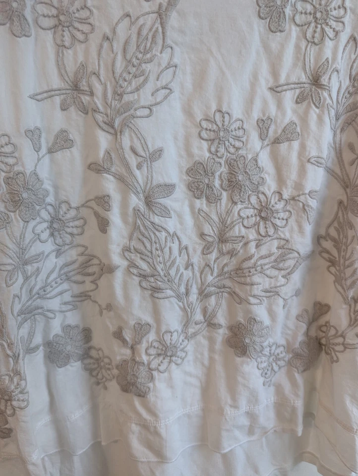 Top para mujer Whyci YC Milano bordado manga 3/4 hecho en Italia talla 42 o pequeño Foto 3 de 4