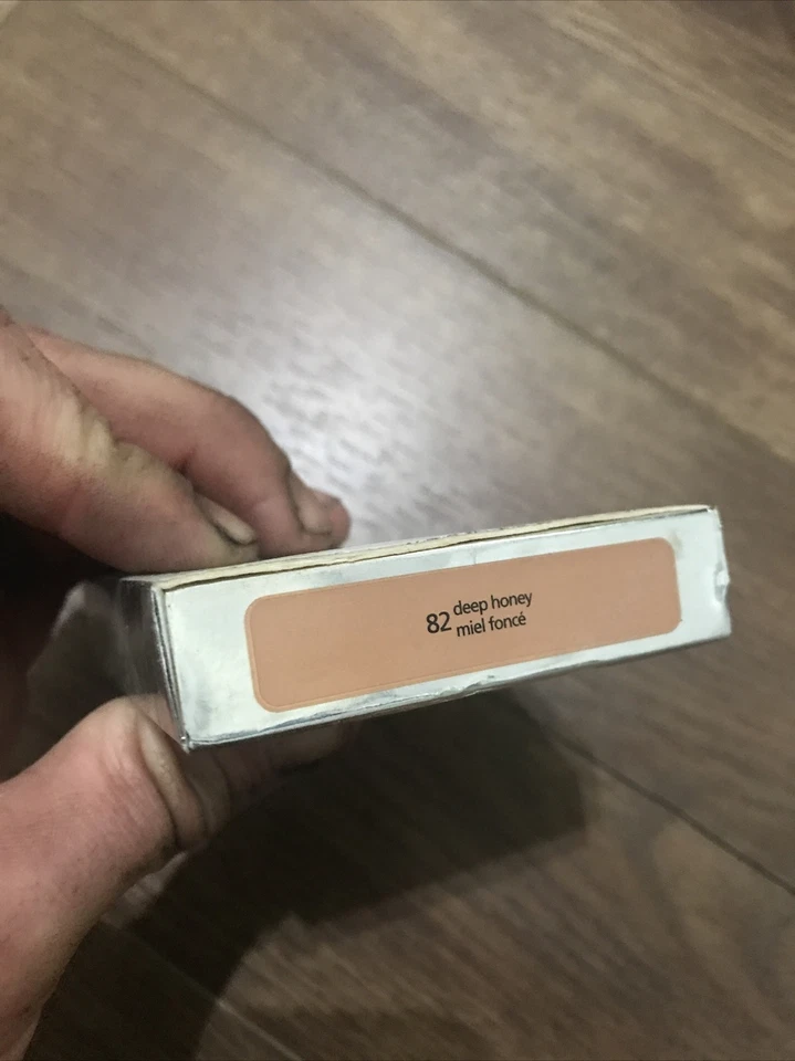 Oil Of Olay Complete Radiance Compact Foundation 82 Deep Honey, 0.31 Oz Exp 2001 - Image 3 of 4