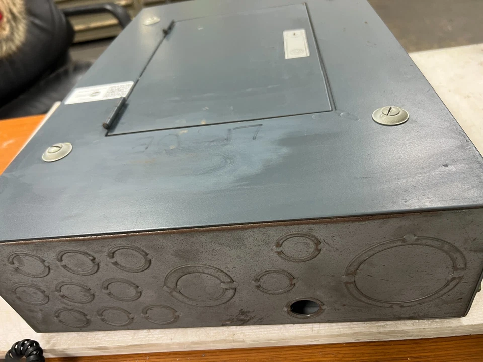 👀 GE GENERAL ELECTRIC 100A MAIN LUG PANELBOARD 120/208V 3Ø 4W 12 CIR TYPE NLAB - Image 4 of 4