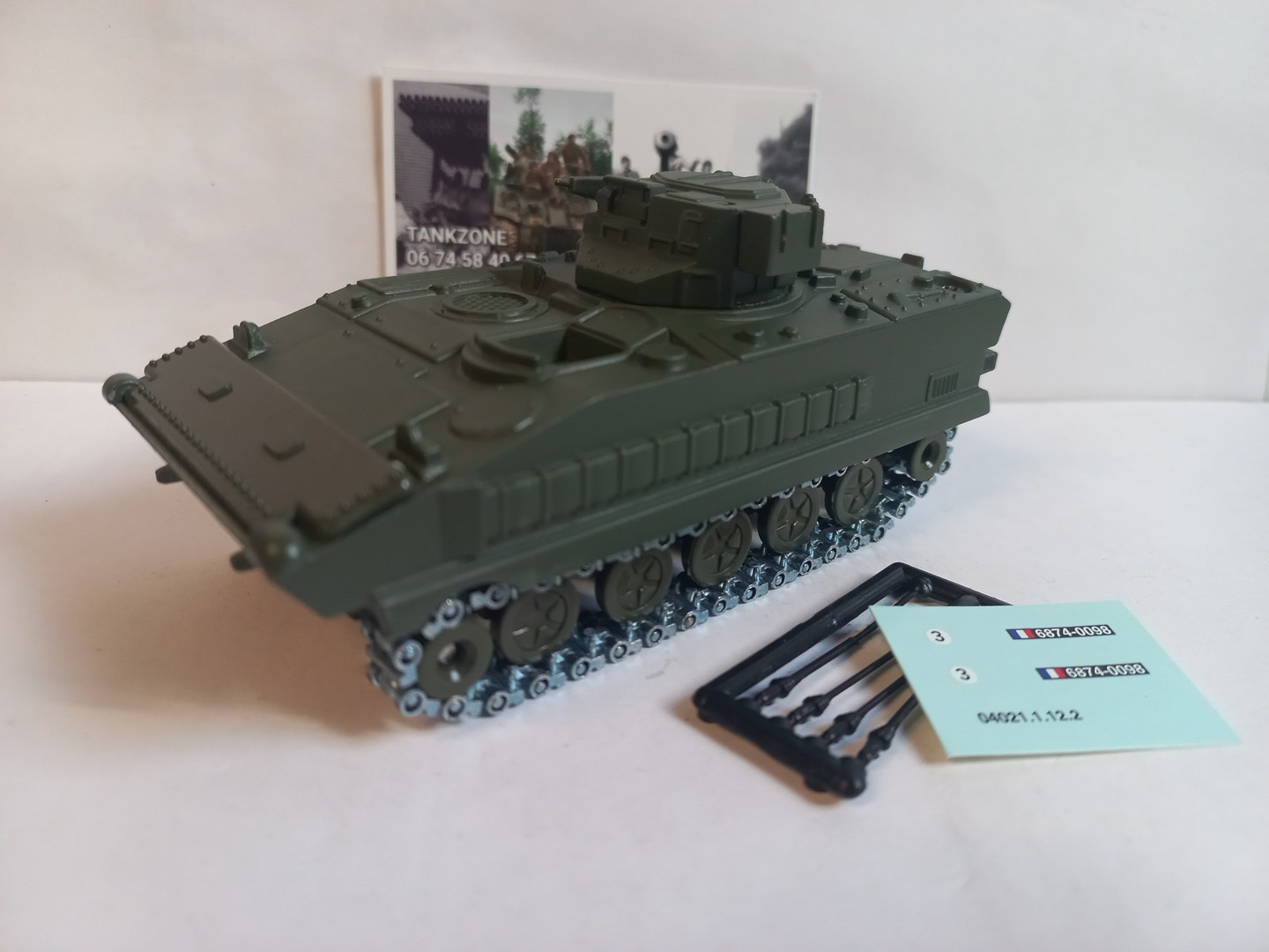 Blindé AMX 10P VOA armée française Solido 1/50 modèle de collection en métal