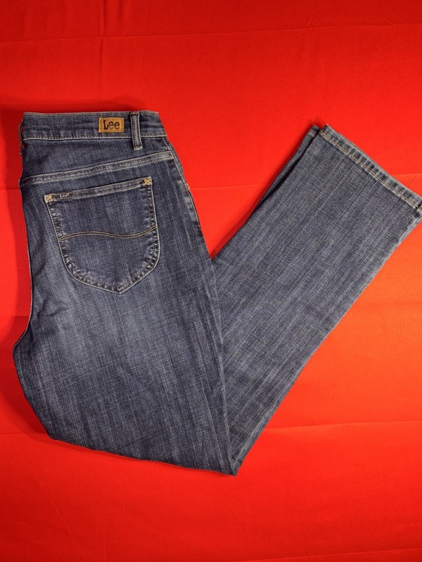 NWT LEE Womens Relaxed Fit Straight Leg Jeans Premium Stonewash Size 14M