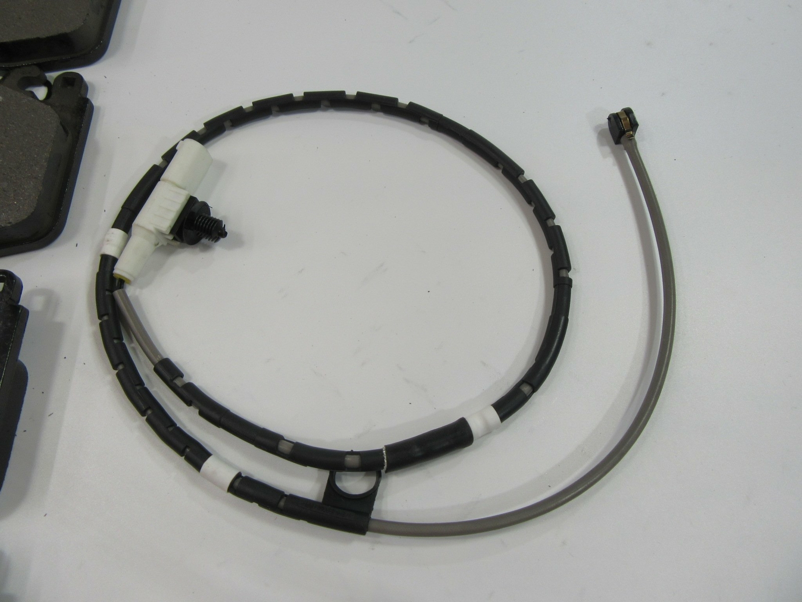 Aston Martin Rapide front brake pads & wear sensor TopEuro #301 PREMIUM QUALITY
