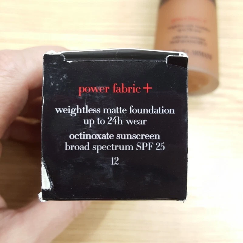 GIORGIO ARMANI # 12 tela eléctrica + base mate sin peso FPS 25 Foto 3 de 4