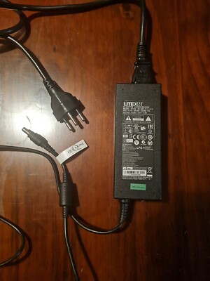 LITEON PA-1061-71 Netzteil Stromquelle AC Ladegerät 12Vv5A 60W