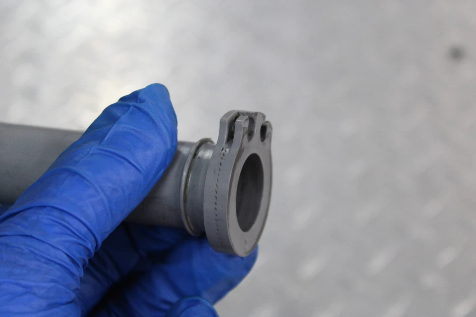 2007 KAWASAKI NINJA ZX10R ZX1000D RIGHT THROTTLE GRIP - Image 3 of 4