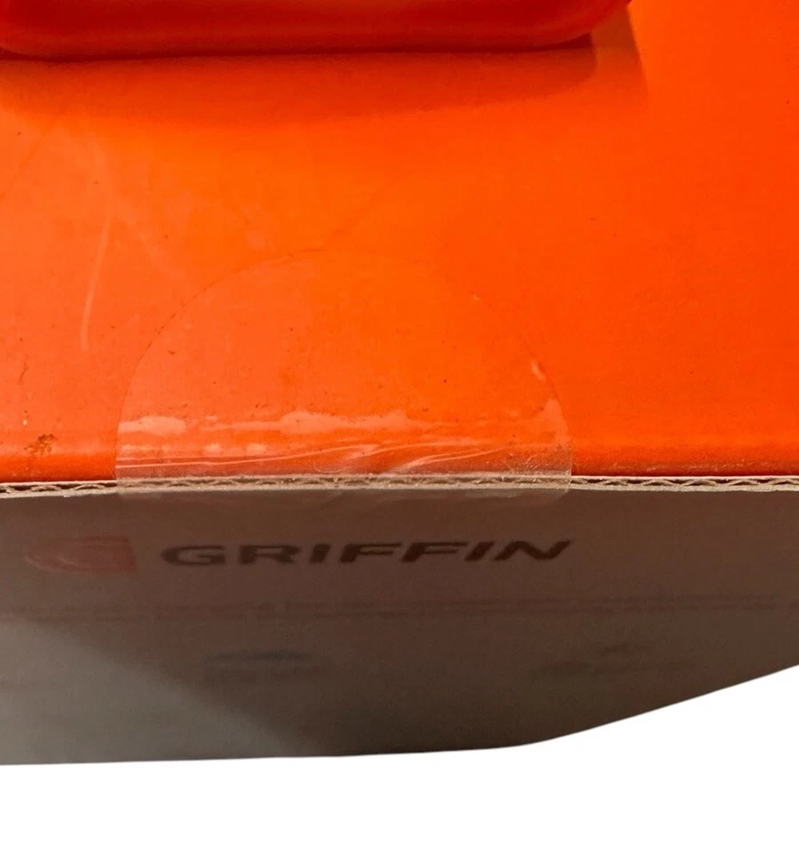 Griffin PowerBlock Qi Wireless Charger Charging Pad 15W UK/EU/AU/US Black - Image 3 of 3