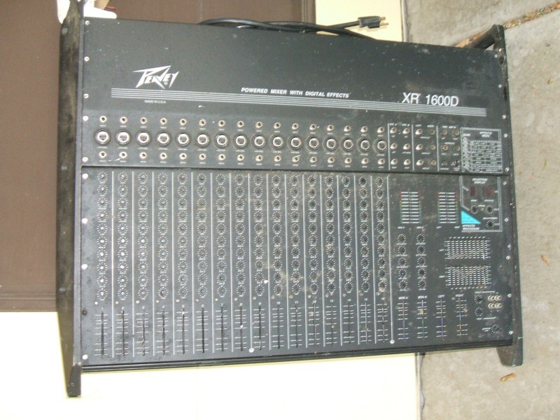 Peavey XR-1600D Powered Mixer - For Parts or Repair, Pick-up Only.