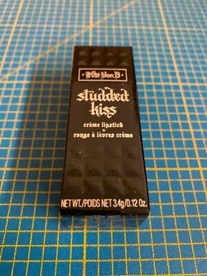 Kat von D Studded Kiss Lippenstift -Backstage Bambi 3.4g/ 9,90  (1g/ 2,91 )