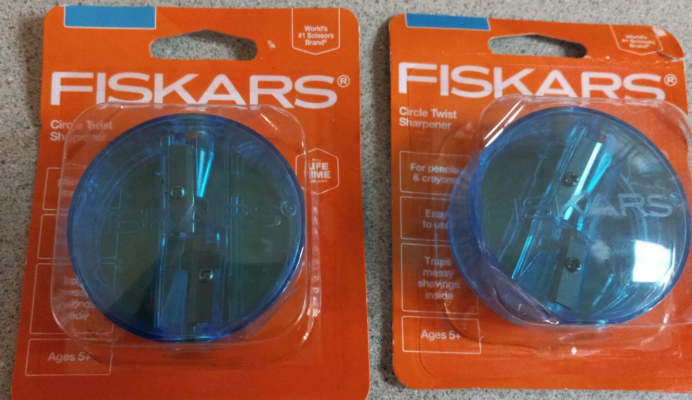 📫(Two) Fiskars Circle Twist Duel Double Sharpener Crayon And Pencil. Lot#91 
