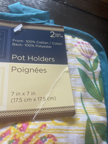 NWT~ 2 - Piece Set ~ Kitchen Pot Holders~7 x 7”~ HELLO Spring - Picture 5 of 5