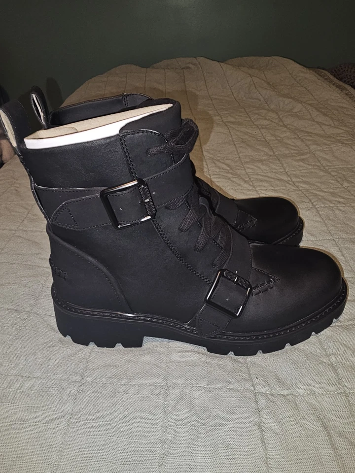 Botas gruesas de combate UGG negras de gamuza con correa con hebilla de cuero para mujer talla 11 Foto 2 de 4