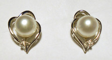 14K Solid GOLD/AKOYA 5.5mm PEARL/DIAMOND Stud LEAF EARRINGS Signed 2.04 Grams