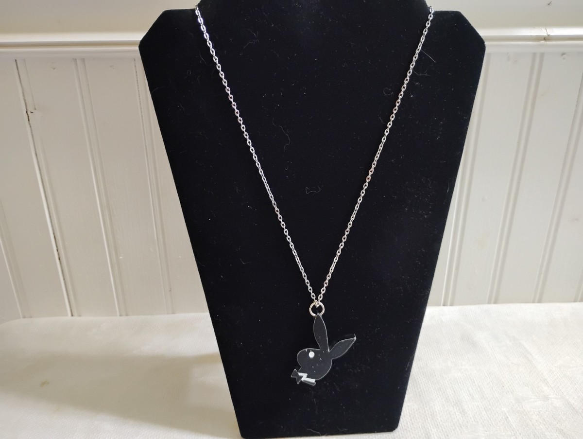 Vintage ST Metal Link Chain Enameled Playboy Bunny Pendant 21.5