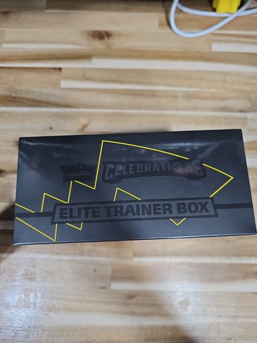 Pokémon TCG: 25th Anniversary Celebrations Elite Trainer Box (2021)