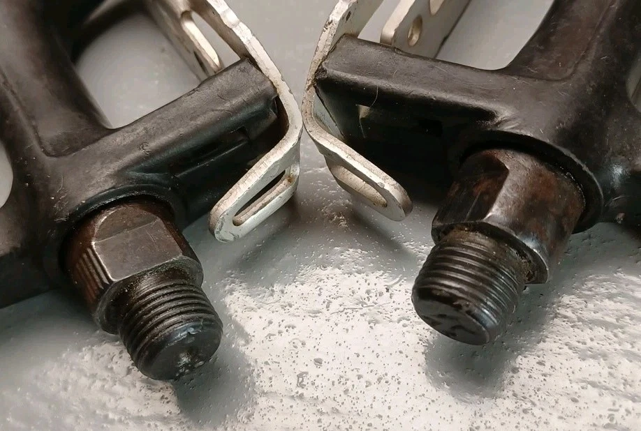 Wellgo LU-944 Mountain Biking Road Touring Pedals 9/16" Black Silver Color - Image 4 of 4