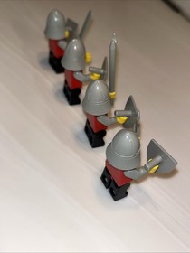 1979 LEGO Castle Classic Knights -4- Minifigure (Set 677) Vintage Lego Near Mint