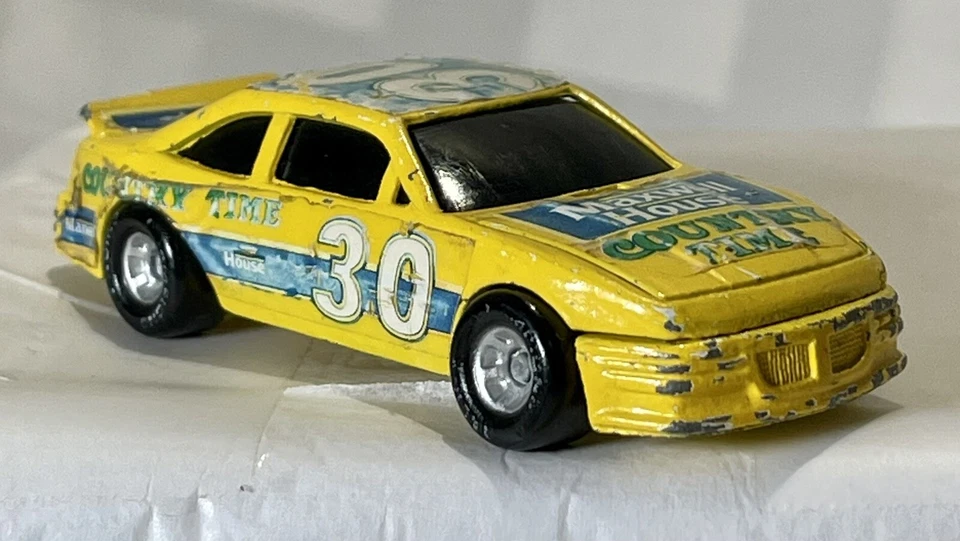 Литая винтажная модель NASCAR Michael Waltrip Country Time 1990 Racing Champions масштаб 1:64 - Изображение 2 из 4