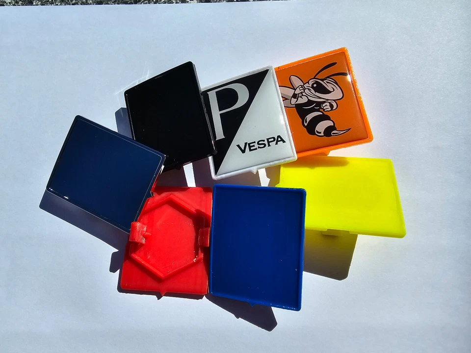 Vespa Piaggio Halter für Emblem Logo Kaskade in schwarz - Bild 3 von 3